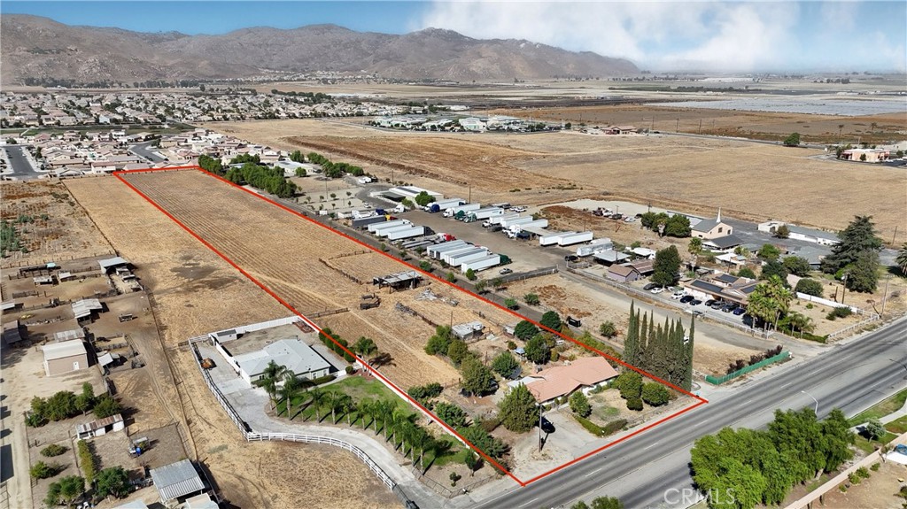 492 S Sanderson Avenue