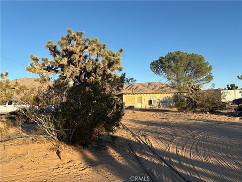 Photo of 16685 Oldenburg Road, Apple Valley, CA 92307 (MLS # HD25201072)