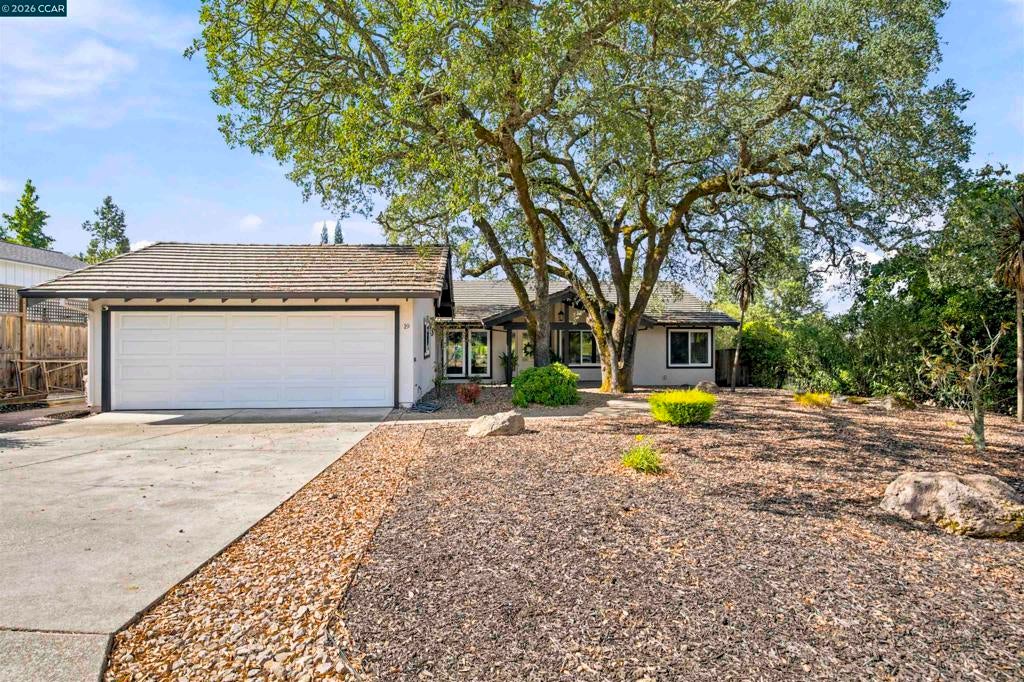 19 Inverness Dr