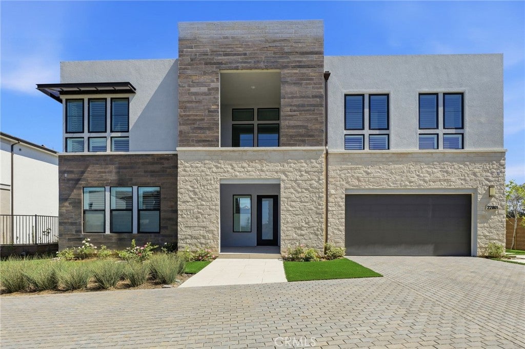 22801 Seaqua Circle, Chatsworth CA 91311