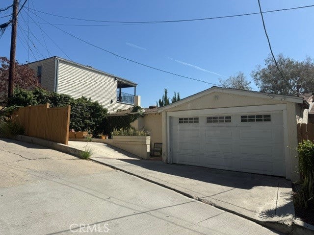 2366 Lyric AVE