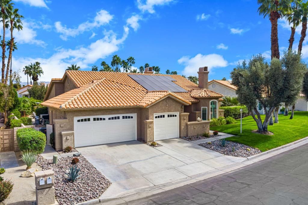 Photo of 374 Links Drive, Palm Desert, CA 92211 (MLS # 219144152DA)