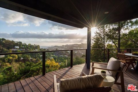 Photo of 7420 Cervantes Place, Los Angeles, CA 90046 (MLS # 25607705)