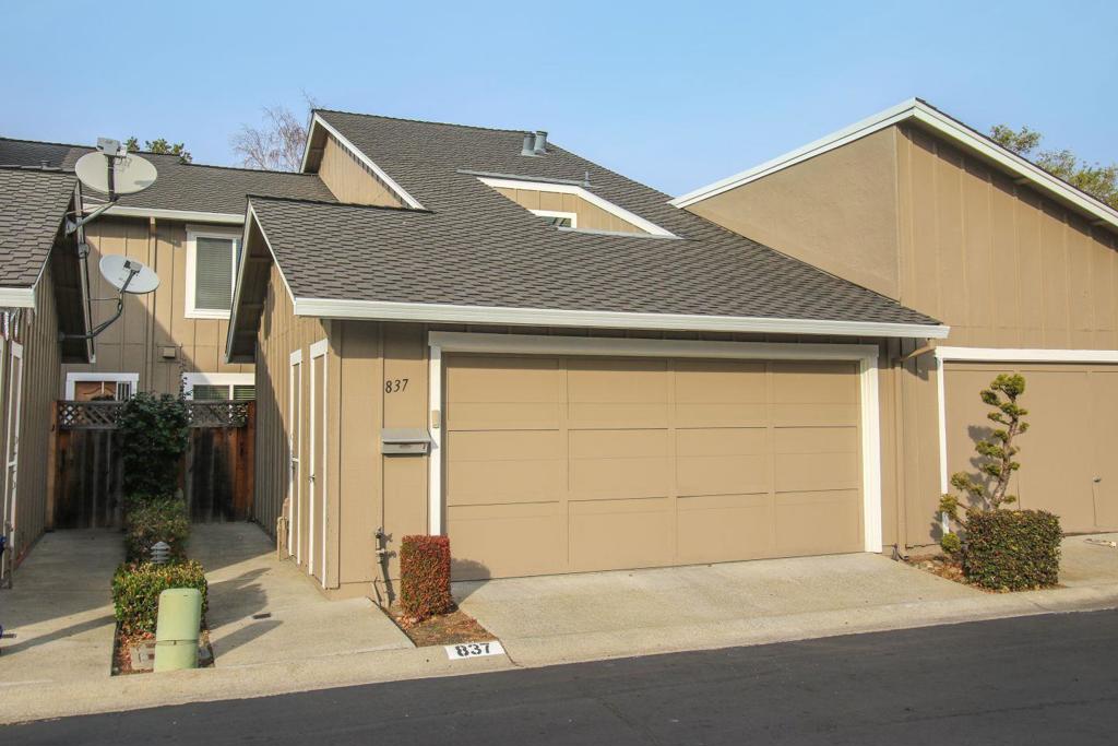 Great 3 Bedroom Harborside Foster City townhouse. 2 stories. Newly painted and ready to go.