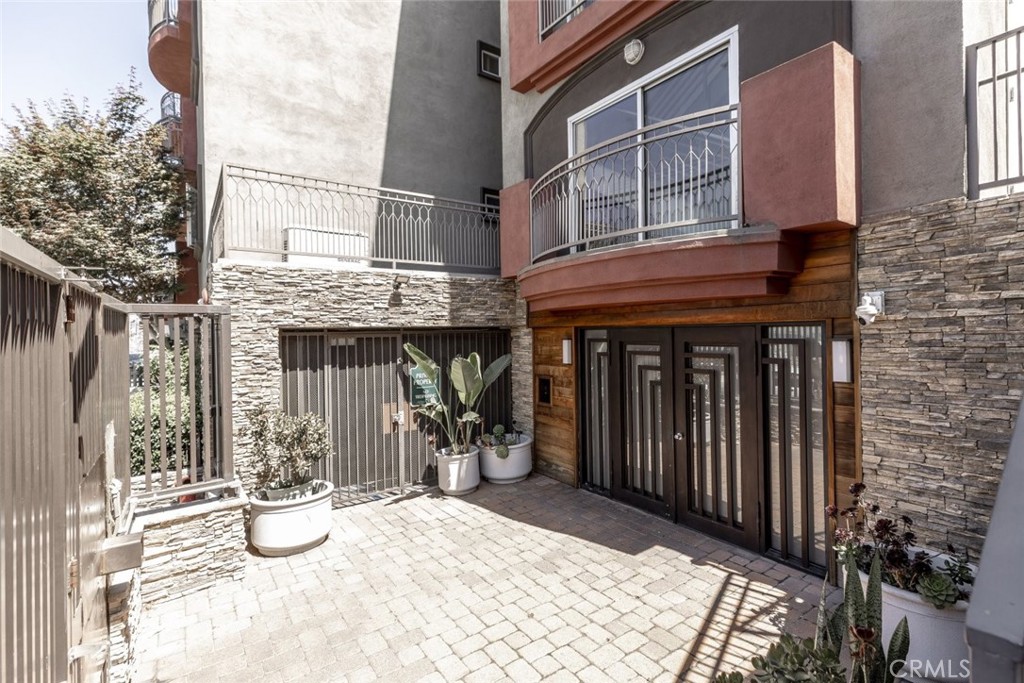 11124 Burbank Boulevard 101