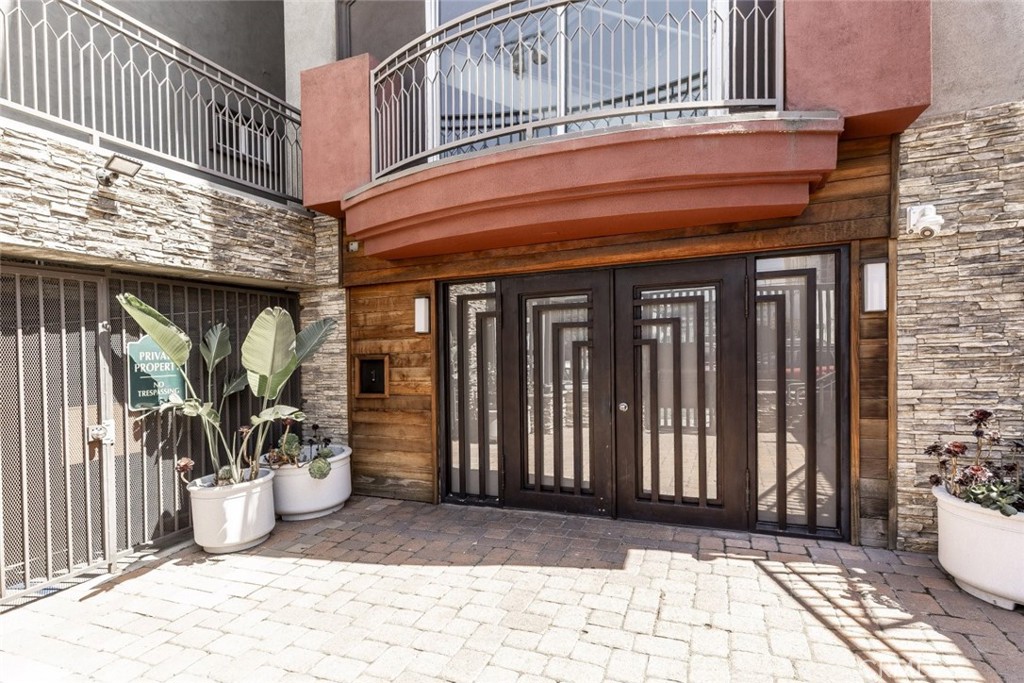 11124 Burbank Boulevard 101