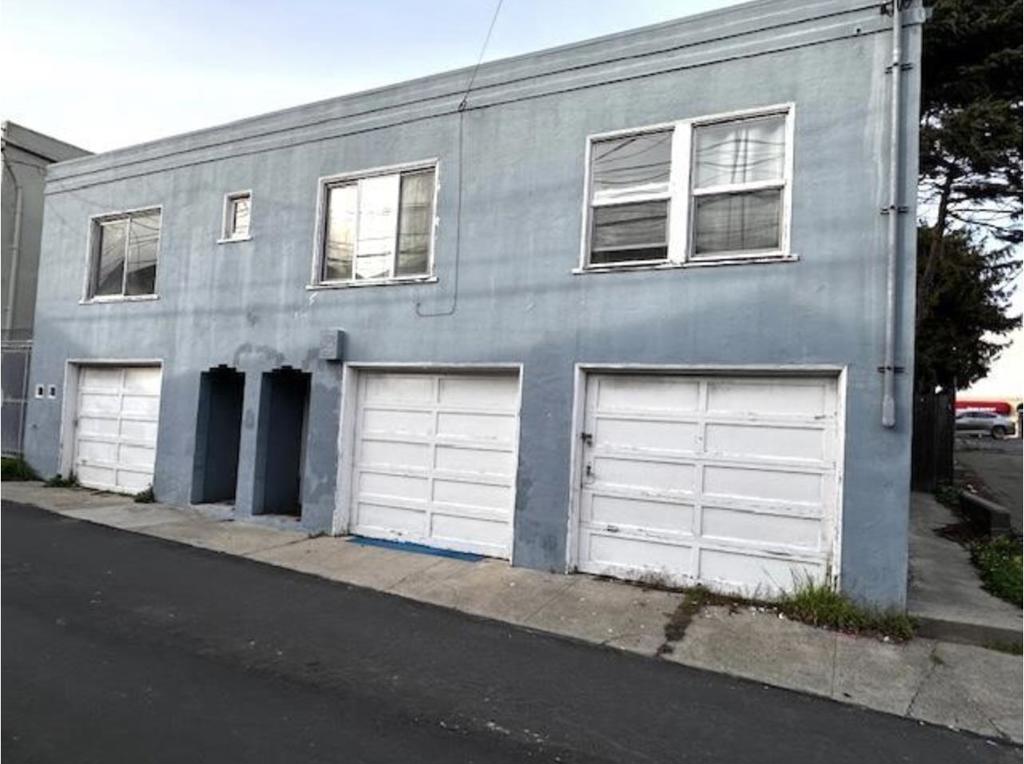 453 Grand Avenue