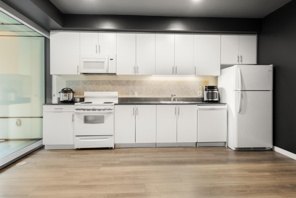 280 Spear St. 2B