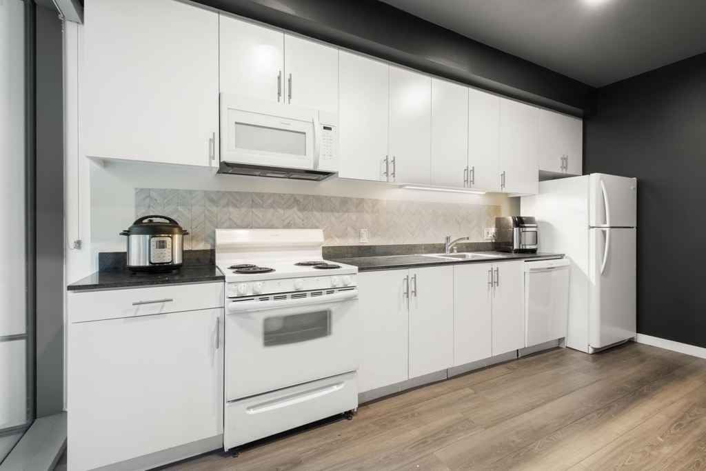 280 Spear St. 2B