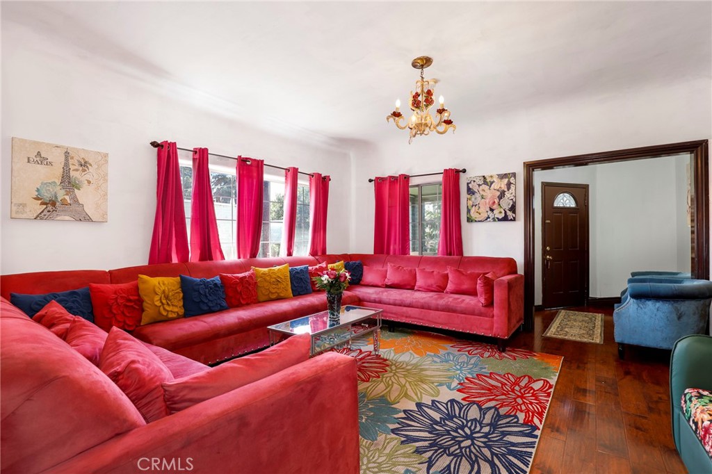 Properties 4 115 119 W Avenue 43