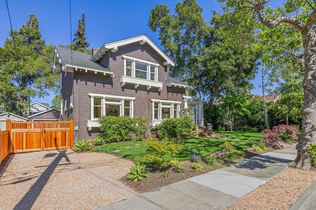 310 Chapin Lane