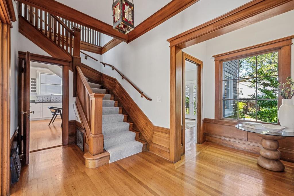 310 Chapin Lane