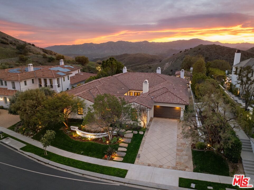 The Oaks of Calabasas - Residential