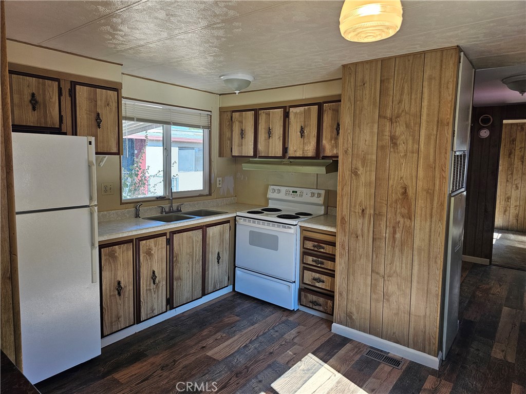 5495 5th Street 13