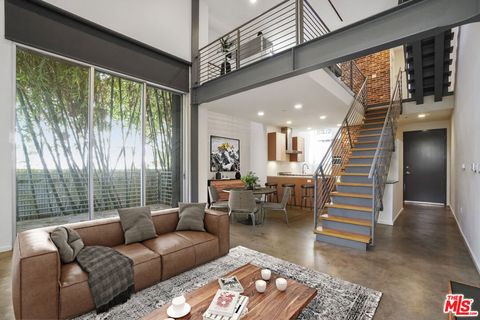 Photo of 1220 N Orange Grove Avenue #7, West Hollywood, CA 90046 (MLS # 26654667)