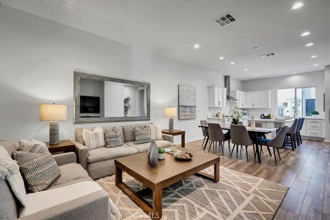 168 Sawbuck Irvine CA 92618