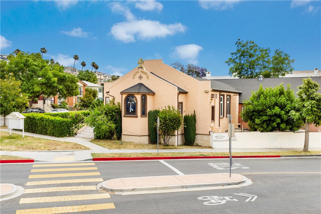 632 W Stocker Street