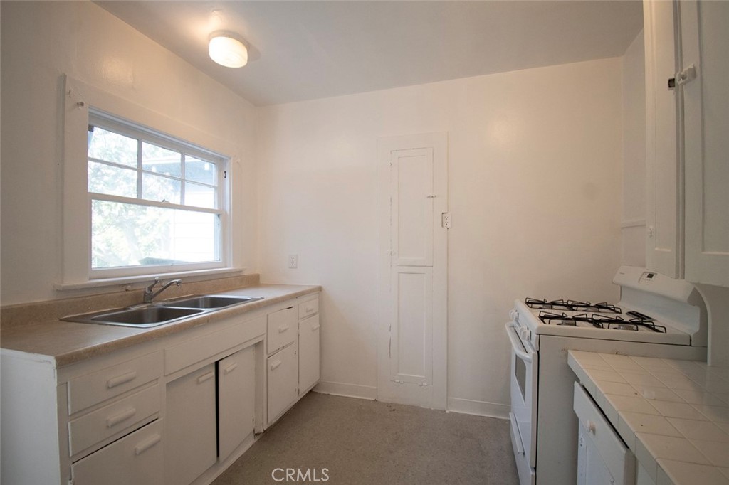 Floral Park Adjacent - Residential Income