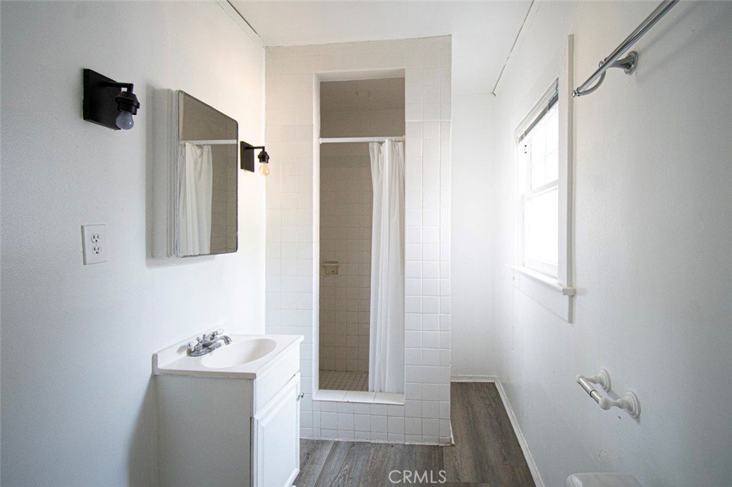 Floral Park Adjacent - Residential Income