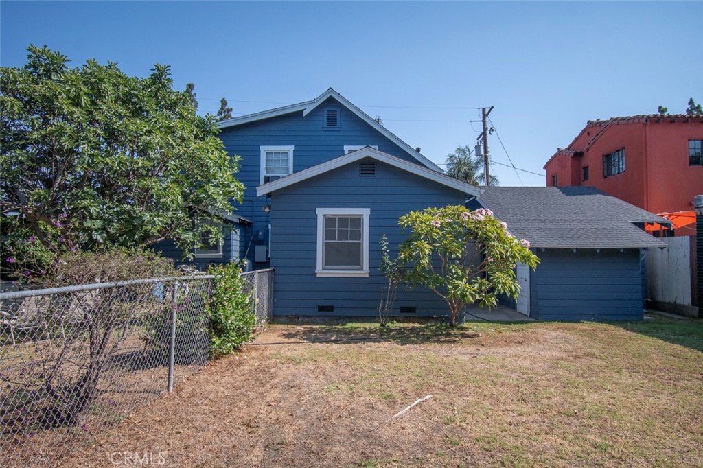 207 W Buffalo Avenue