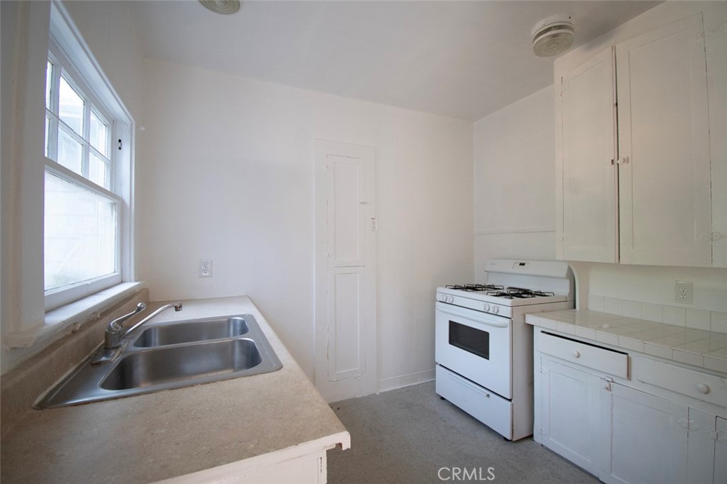 Floral Park Adjacent - Residential Income