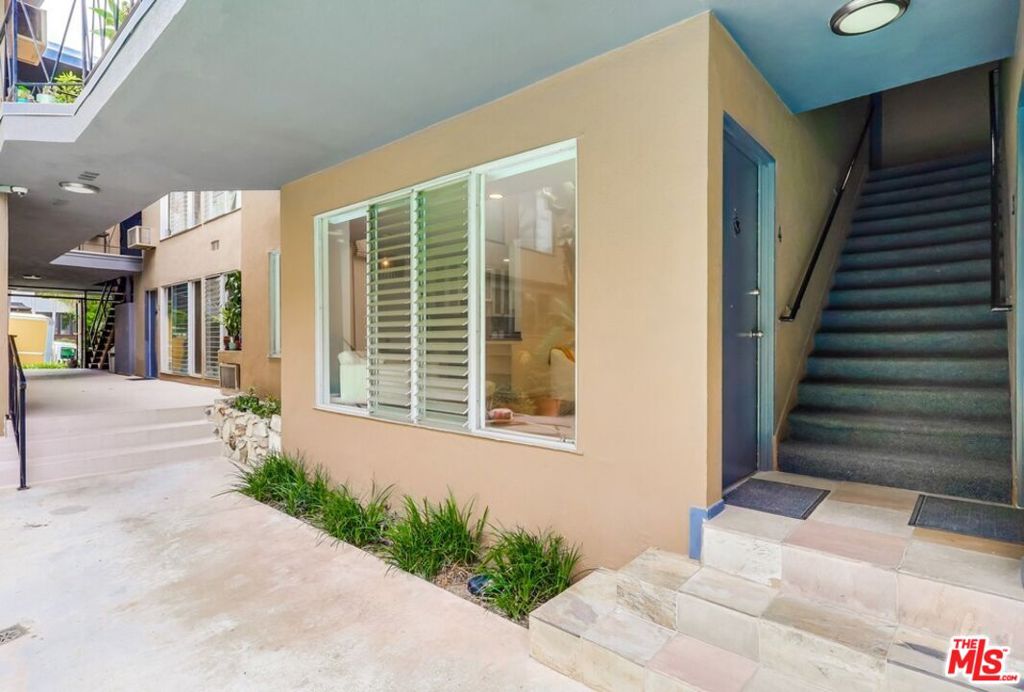 1275 Havenhurst Drive 4