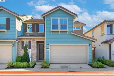 Photo of 168 E Calder Dr Dr, Mountain House, CA 95391 (MLS # 41131091)