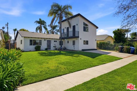 Photo of 23320 Bassett Street, West Hills, CA 91307 (MLS # 26663363)