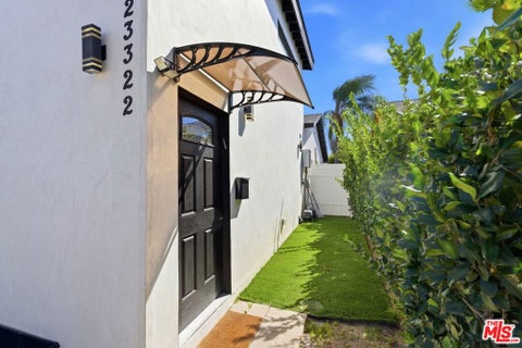 Tiny photo for 23320 Bassett Street, West Hills, CA 91307 (MLS # 26663363)