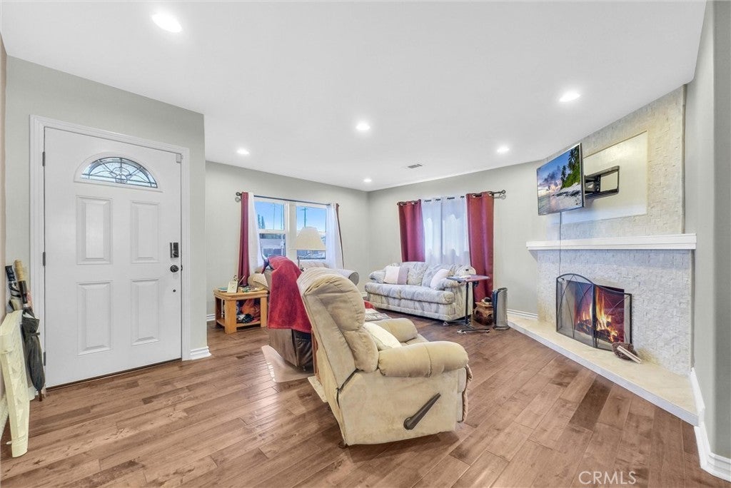 658 N Milford