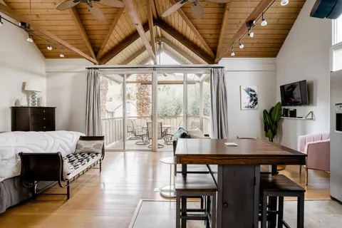 MLS: 219147116DA