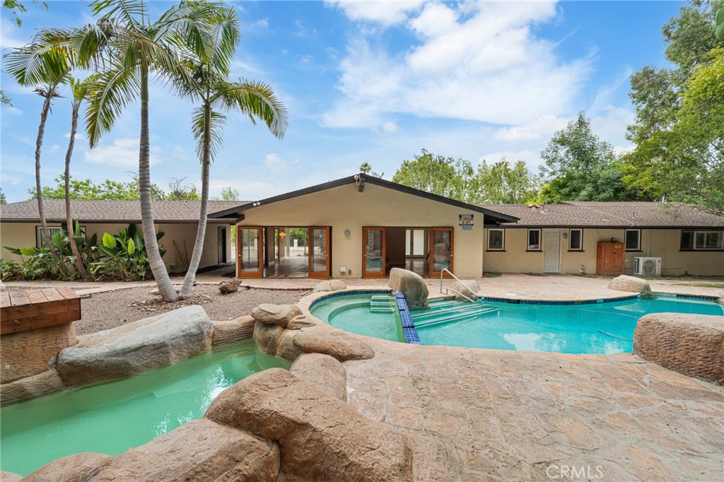 4901 Amigo Avenue