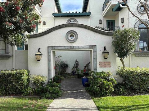 Photo of 39240 Marbella Terraza, Fremont, CA 94538 (MLS # 41129704)