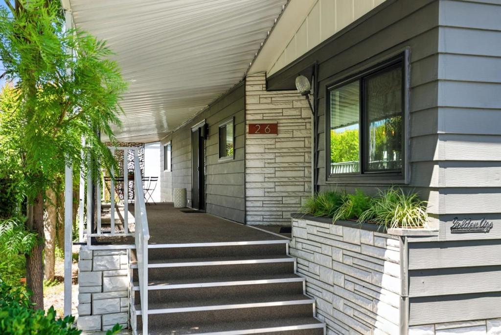 26 Quail Hollow Drive