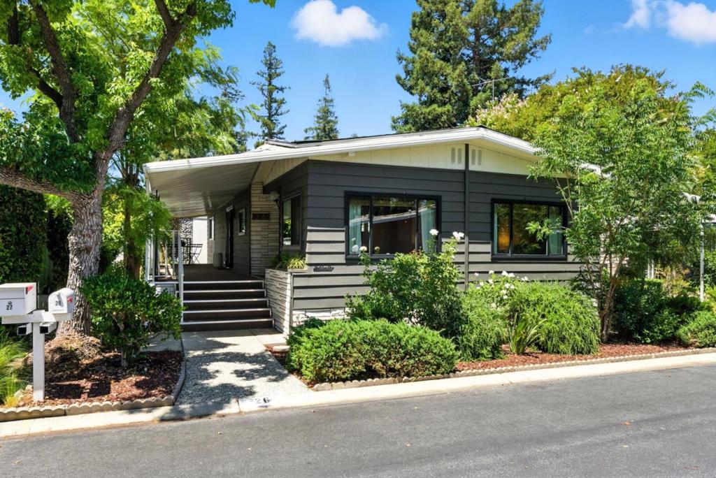 26 Quail Hollow Drive