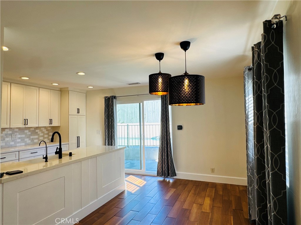 1525 W Malvern