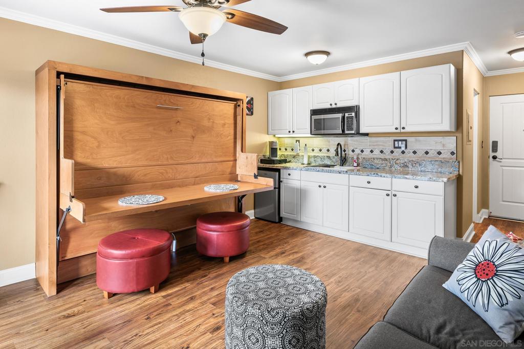 1021 Scott St 218