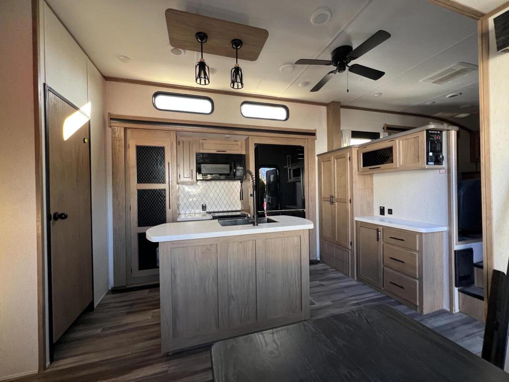 Desert Shadows Rv Re - Land