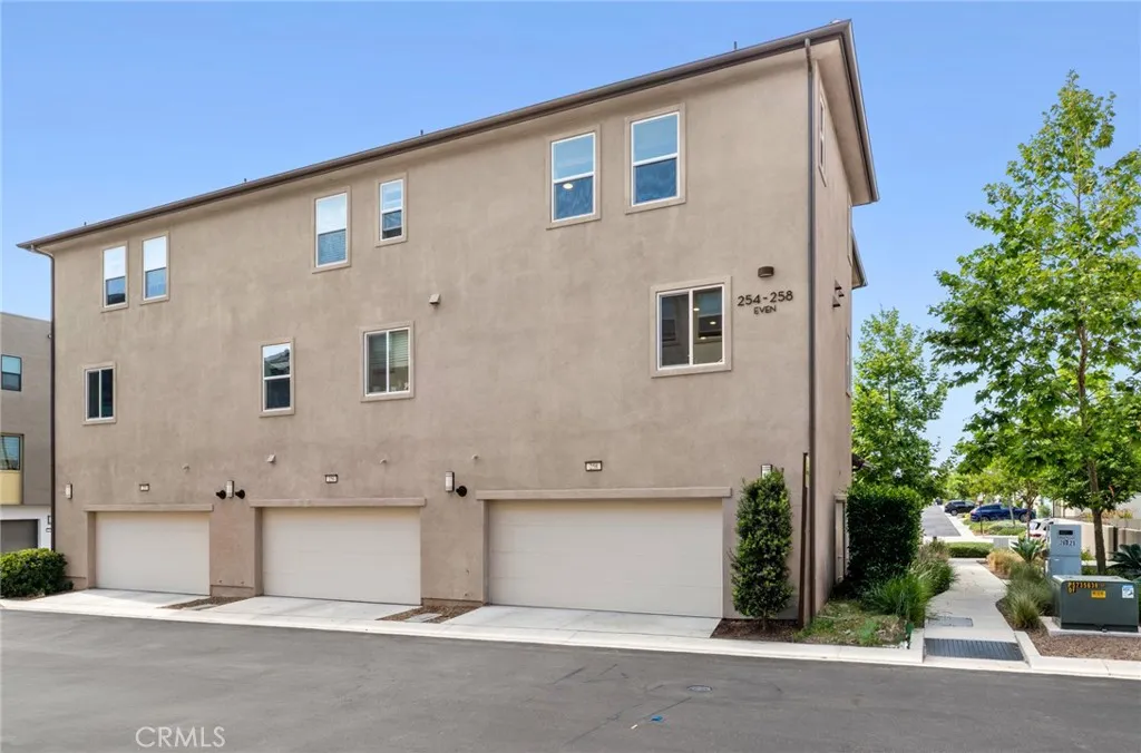 Irvine, California 92618, United States, 4 Bedrooms Bedrooms, ,4 BathroomsBathrooms,Residential,Active,141306