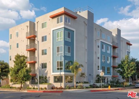 Photo of 3567 Chesapeake Avenue, Los Angeles, CA 90016 (MLS # 26830623)