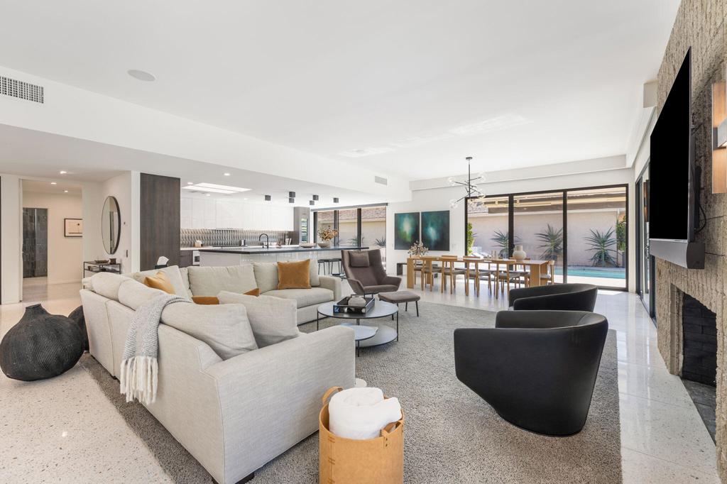 The Springs C.C. - Residential