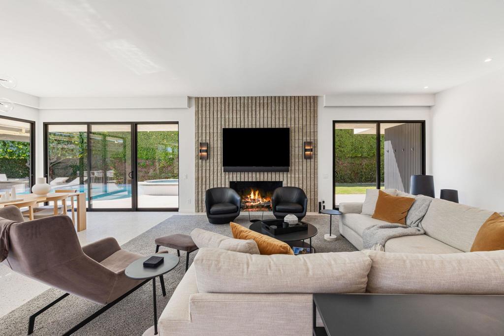 The Springs C.C. - Residential