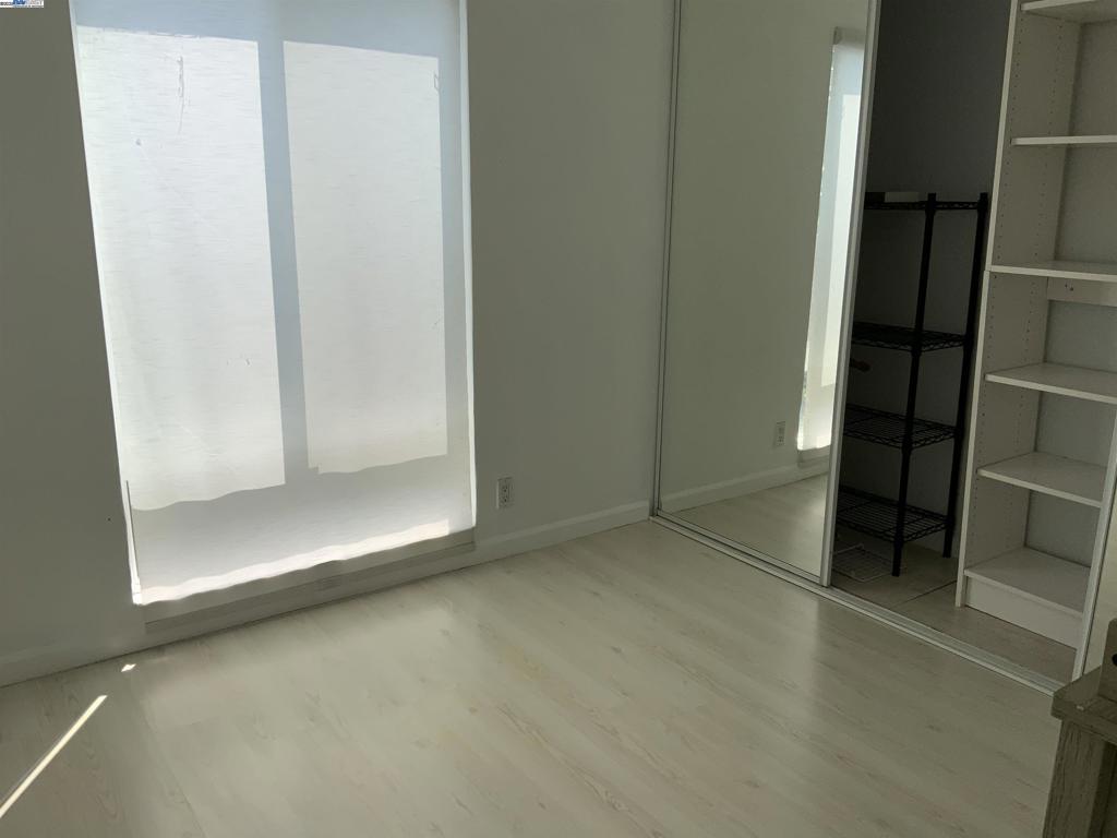 SUNNY WEST - Residential