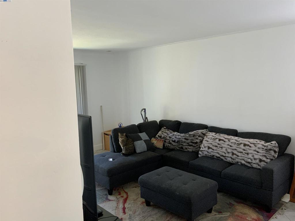 SUNNY WEST - Residential