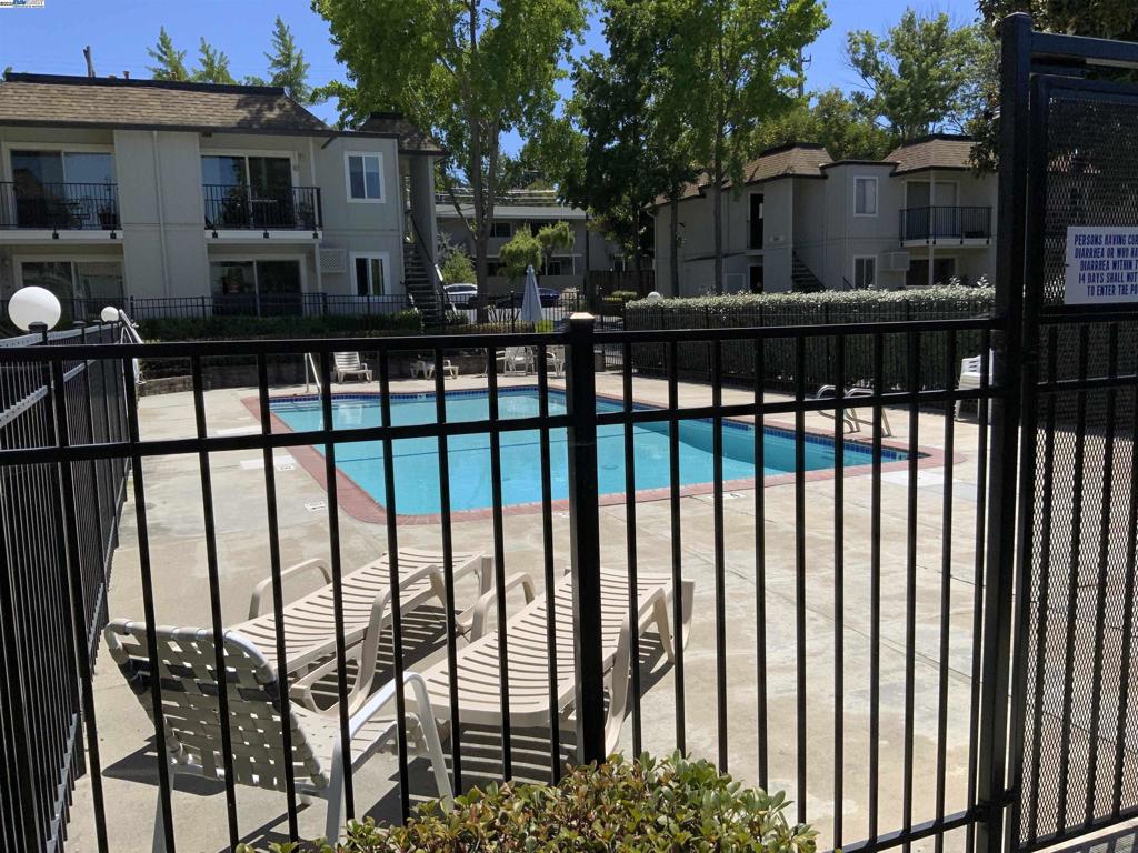 SUNNY WEST - Residential