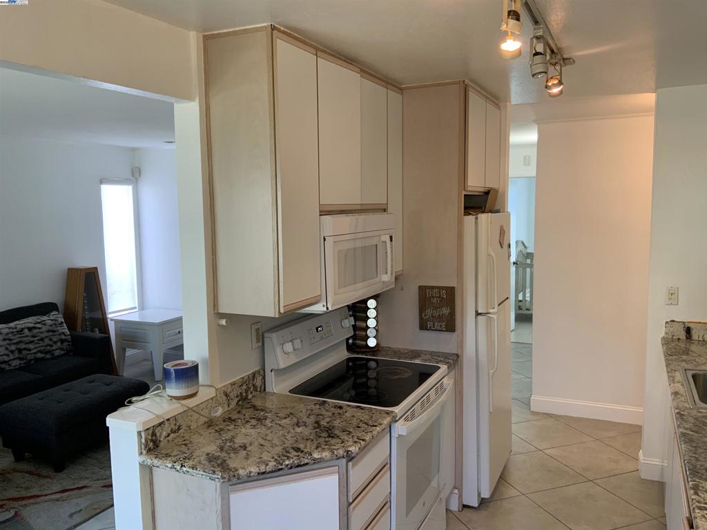 SUNNY WEST - Residential