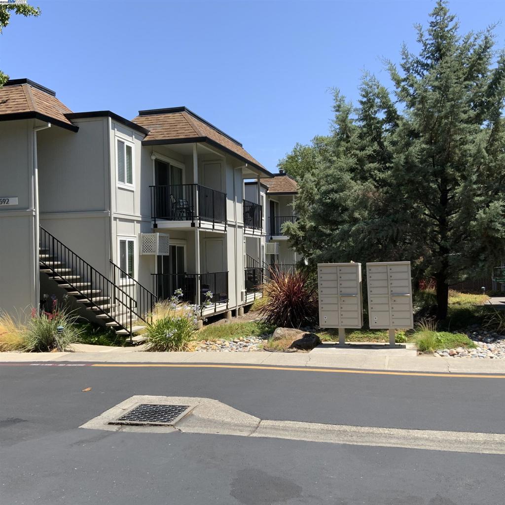 SUNNY WEST - Residential