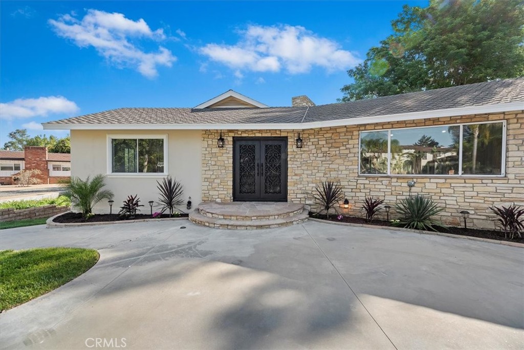1730 Sunny Knoll