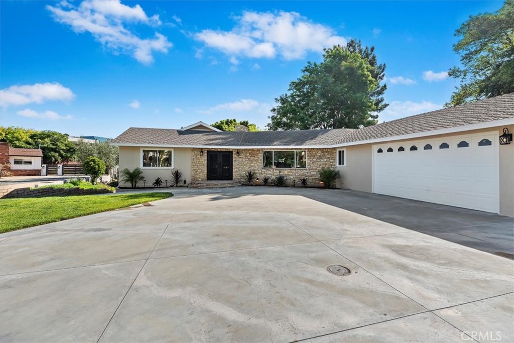1730 Sunny Knoll