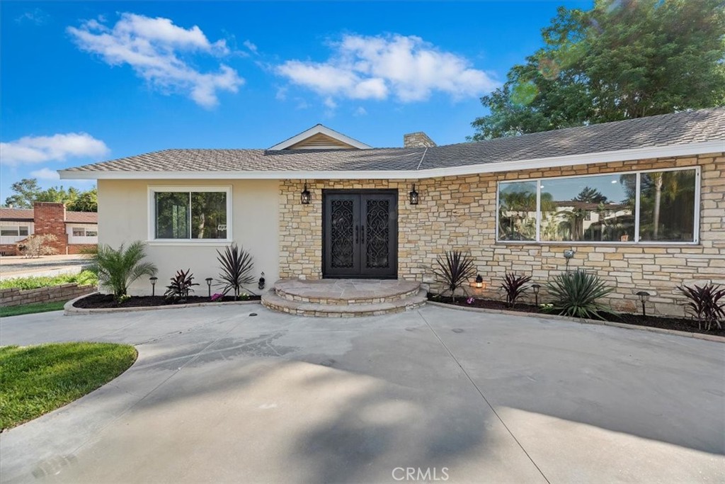 1730 Sunny Knoll